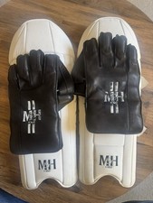 Millichamp and Hall Wicket keeping Gloves And pads