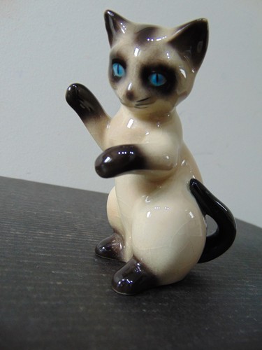 Goebel small siamese cat - goebel,