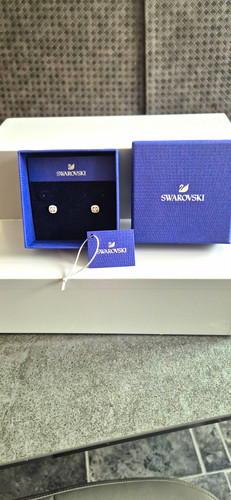 Swarovski signed clear square - signed,