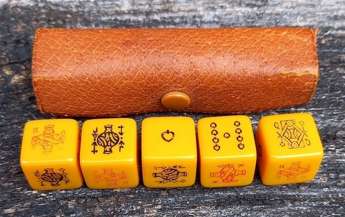 Vintage bakelite poker dice - poker,