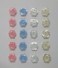 10 x Pearlised Flower Buttons