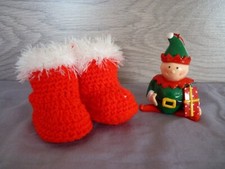 0-3 months red and white eskimo yarn snowboots