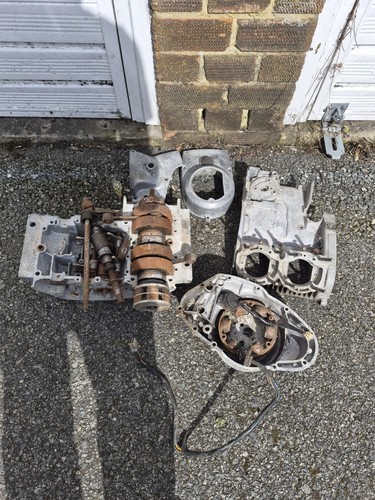 Suzuki 250 crank cases - 250,