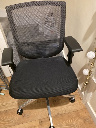 Black ergonomic mesh - black,