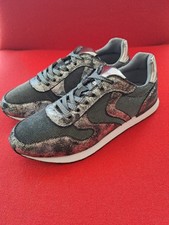 CLAUDIA GHIZZANI Lady's Black/Silver Metallic Sneakers Stylish Size 6.5 (EU 40)