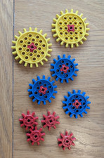 9 x Vintage Lego Cogs Gear Wheels - Yellow Blue Red - No reserve