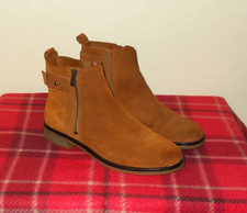 Clarks - Womens Mid-Tan Suede