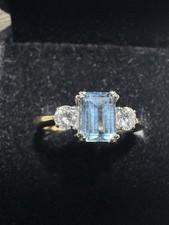 18ct yellow gold aquamarine - 18ct,
