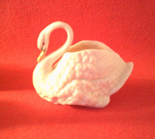 GOSS Crested China SWAN