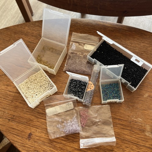 Bundle beads job lot - of,