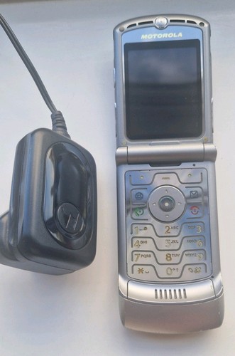 Motorola razr retro 2000s - razr,
