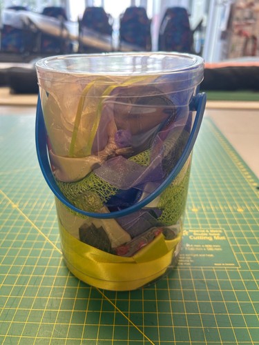 Bundle ribbons handy - of, in