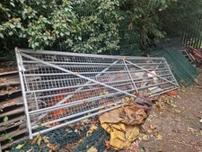 Galvanised steel 15' x 4' gate c/w hinge & slam posts, latch & dropbolt