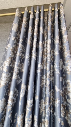 Single luxury wave curtain