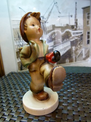 Vintage goebel hummel - vintage, happy