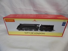 HORNBY R30137 BR CLASS B17/5 4-6-0 NO 61670 CITY OF LONDON ERA 4 DCC READY NIB