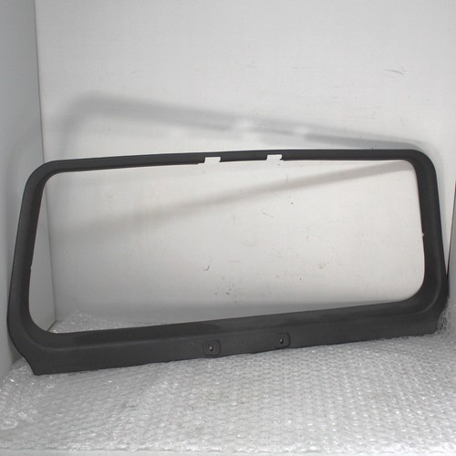 Upper tailgate window - window, trim