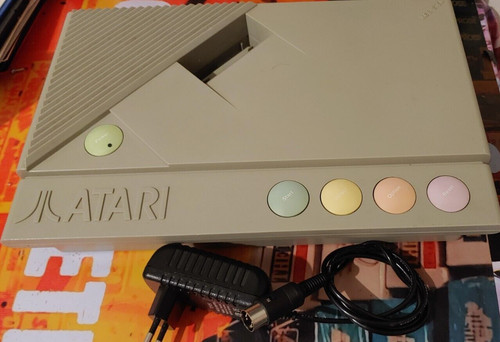 Atari games system - xe,