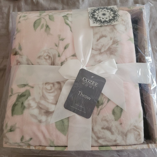 New cozee home floral throw - new,