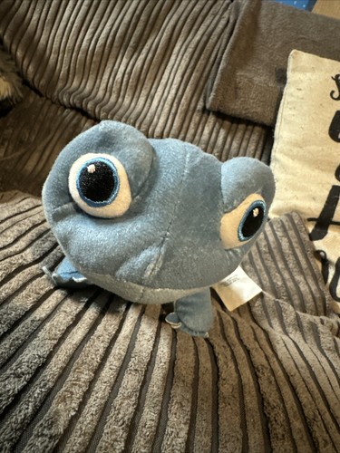 Disney store bruni salamander - bruni,