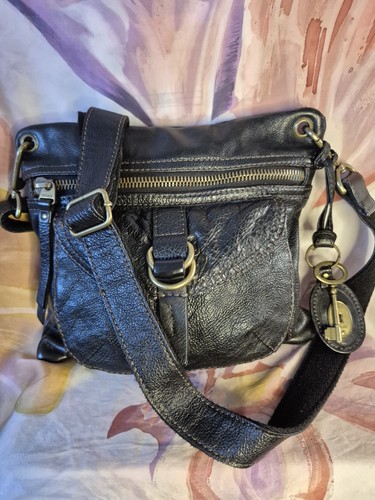 Fossil black pebbled leather - black,
