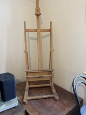 Artist easel.    Pre Loved In Good Condition.    160cms Tall.   ( Full Size).   