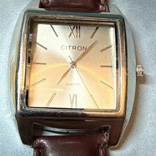Citron quartz watch with a