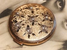 Small Elizabeth Arden gold tone floral Vintage Powder Compact: Makeup Mirror-1t