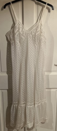 Vintage lacy full - full, length