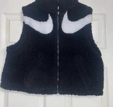 Nike Women’s Faux Fur Body Warmer Medium