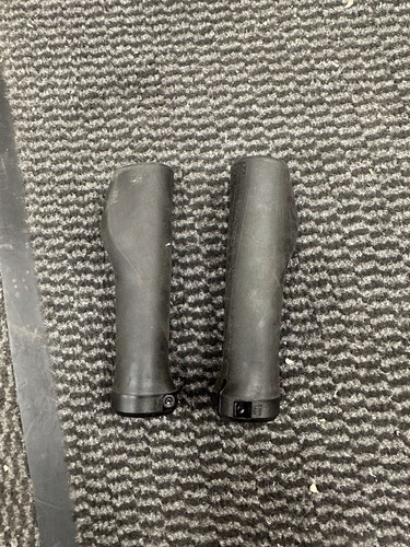 Raleigh xlc lock grips - on,