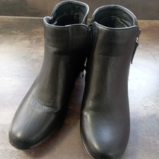 black ankle boots NEW size 7