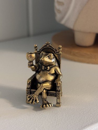 Brass king toad his throne - brass,