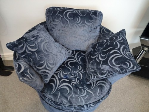 Snuggle sofa mark under - (mark,