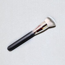 MAC 170 Rounded Slant Brush