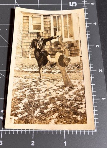 1920s weird odd woman - 1920s, kicks