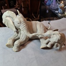 Tuskers Elephants: 'Gentle