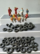 VINTAGE 1960s Painted Spectators poss SCALEXTRIC FIGURES approx 4cm & TYRES LOTS