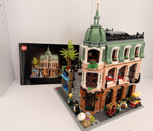 Lego 10297 boutique hotel - lego,