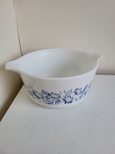 Vintage pyrex casserole - pyrex, dish