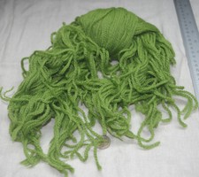 Paterna tapestry wool leaf green 60g
