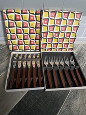 NEW IN BOX 12 PIECE SMITH &