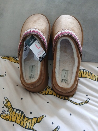 Adjustable back strap - back, slippers