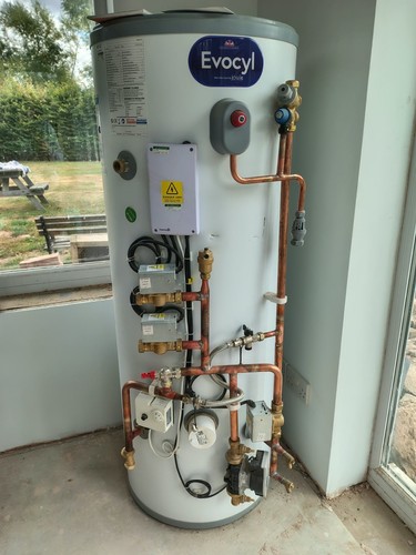 Evocyl hot water tank - hot, 210