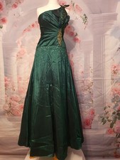 Yasmin by House of Dynasty Evening Gown Size 6 Green Beaded Prom Dress