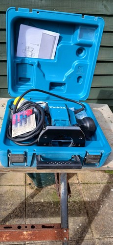 Makita 110v plunge router - plunge,