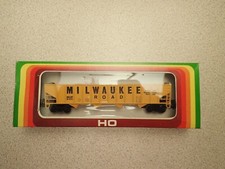 HO Gauge Mehano T 077 Quad Hopper Car Milwaukee Road Looks Unused