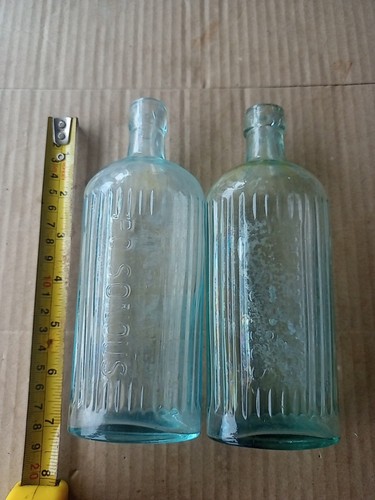One ice blue - one, poison