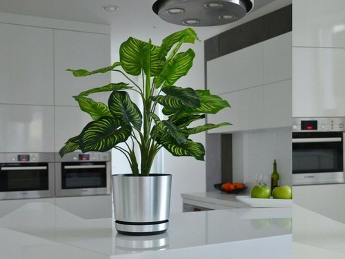 Plastic silver plant pot - silver,