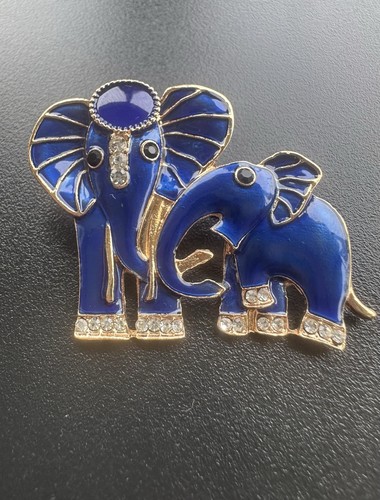 Enamel blue elephant - enamel, pin